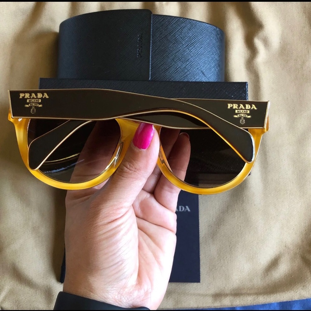 PRADA SUNGLASSES - Picture 3 of 4